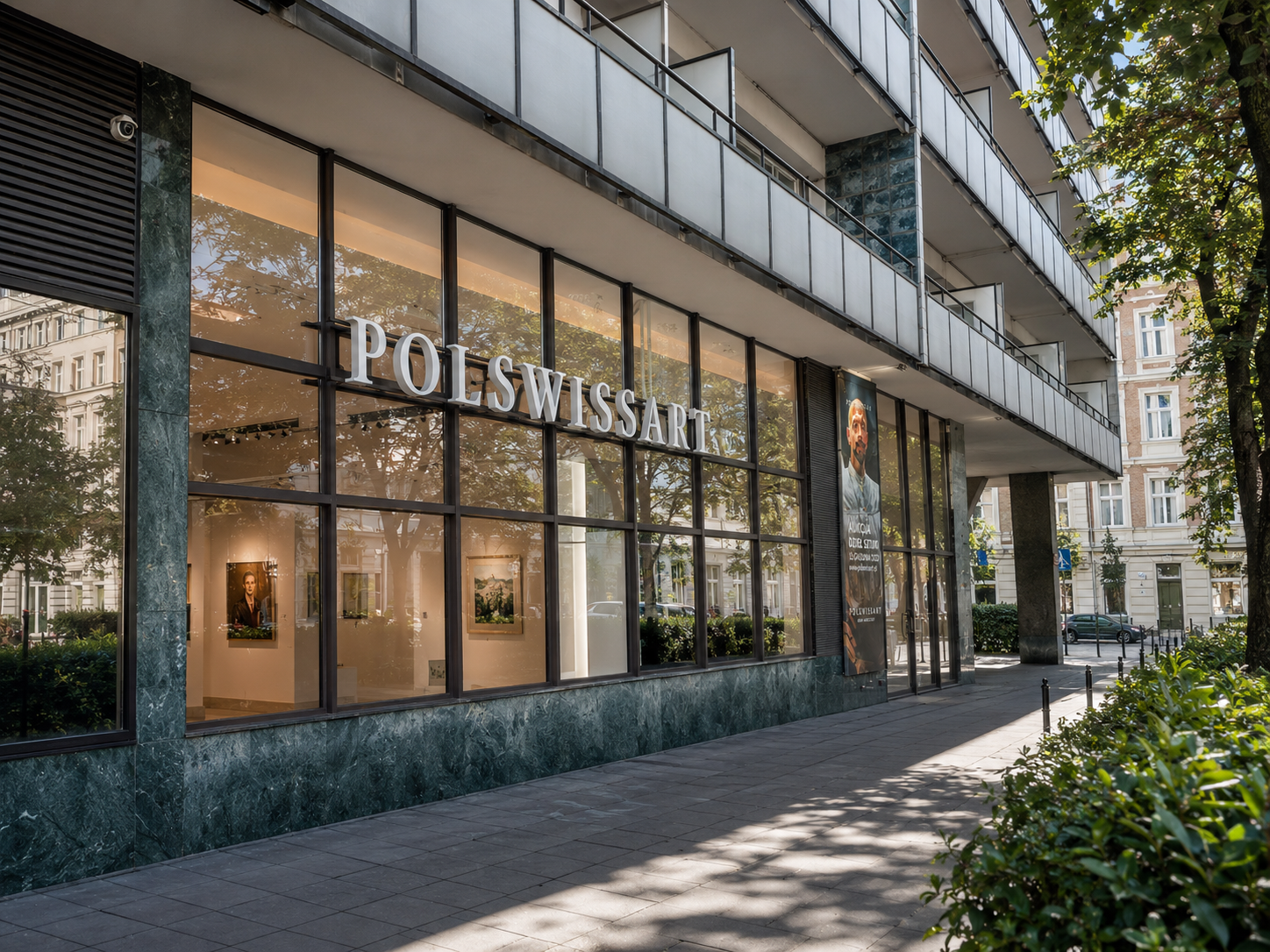 Podświetlane litery przestrzenne Polswiss Art po zmroku - realizacja Designpol